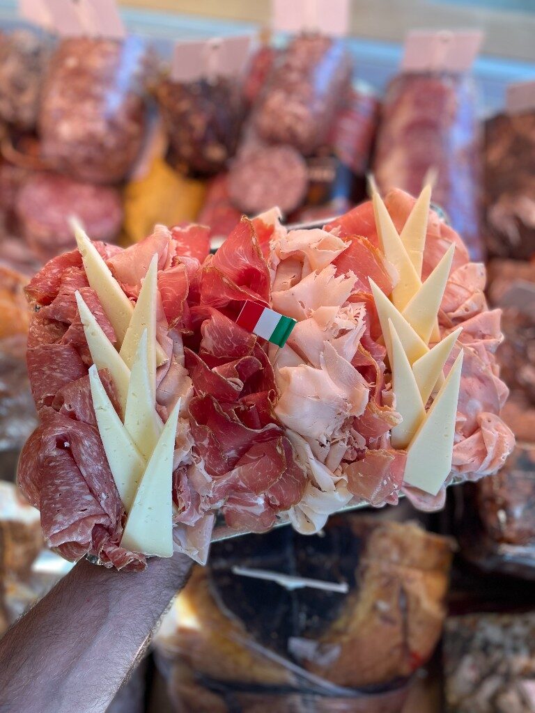 Plateau de charcuteries et fromages, drapeau italien, Bottega Renzini